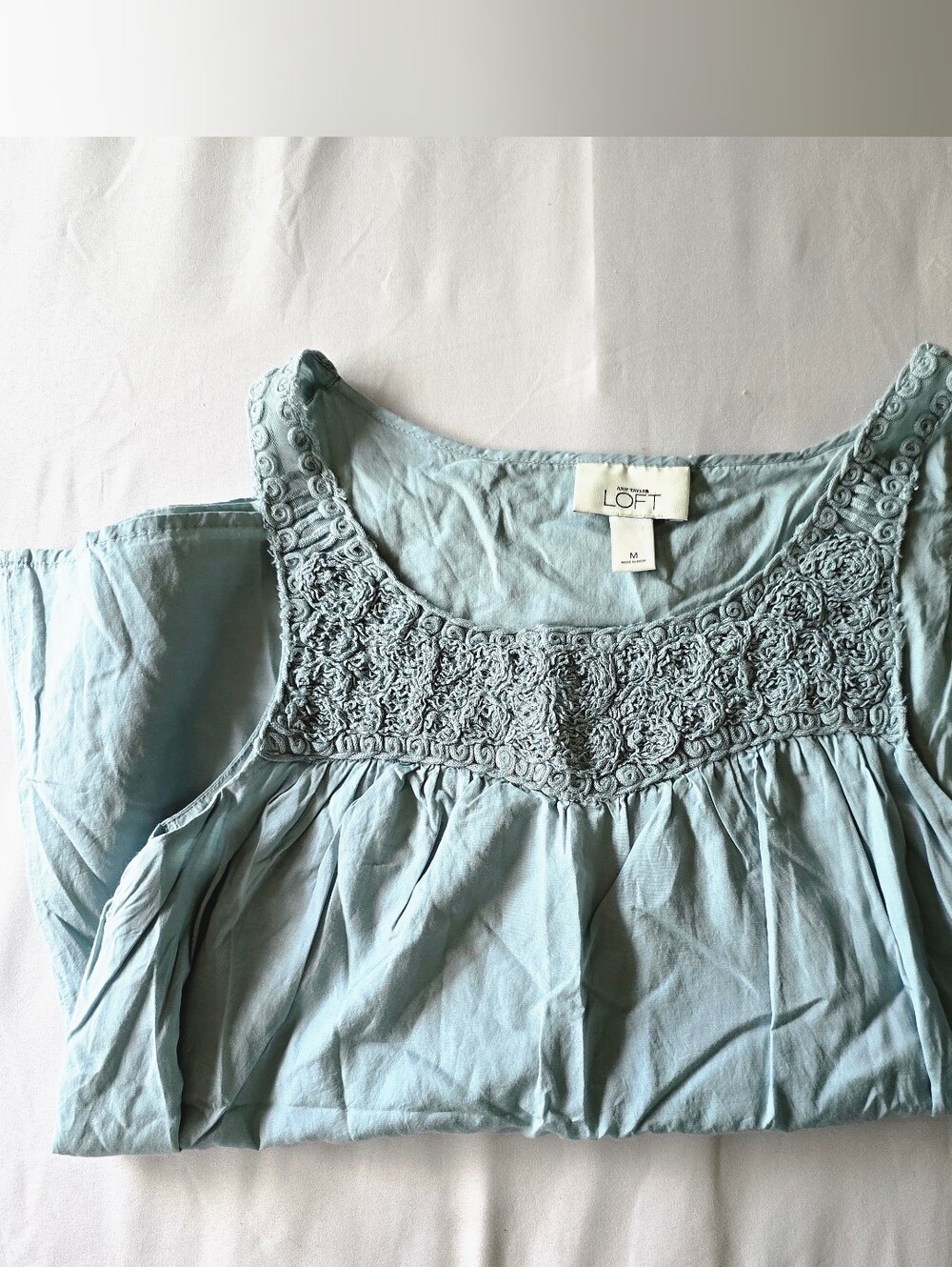 Loft Decorative Crochet And Rosette Yoke Neckline Tank Size Medium